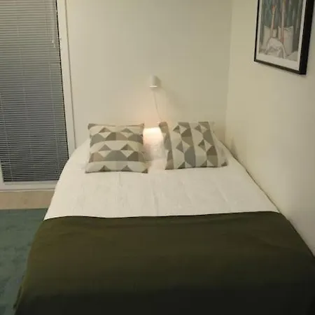 Kodikas Hyvin Varusteltu Yksioe, Autopaikalla Apartamento *