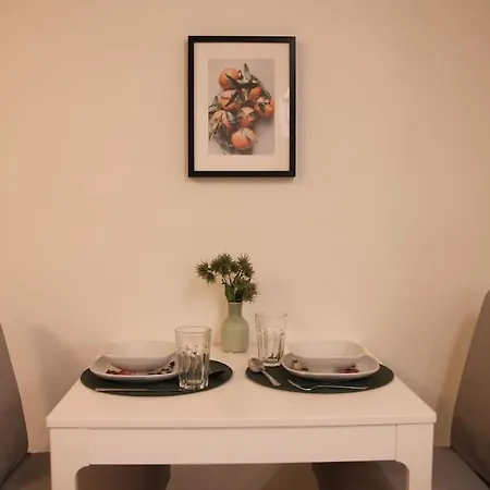 Apartamento Kodikas Hyvin Varusteltu Yksioe, Autopaikalla Vantaa